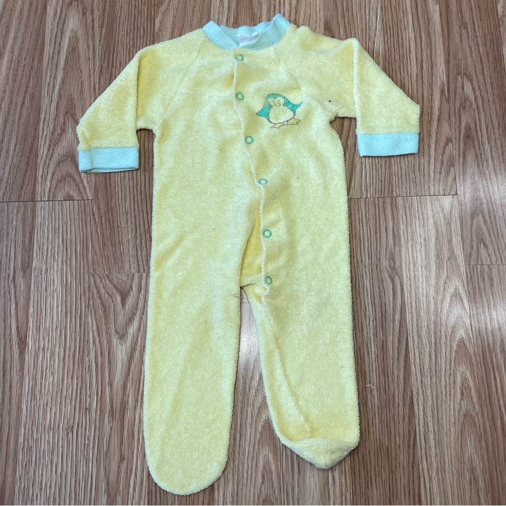 VINTAGE SEARS YELLOW TERRY CLOTH PENGUIN GRAPHIC BABY PAJAMAS SIZE INFANT